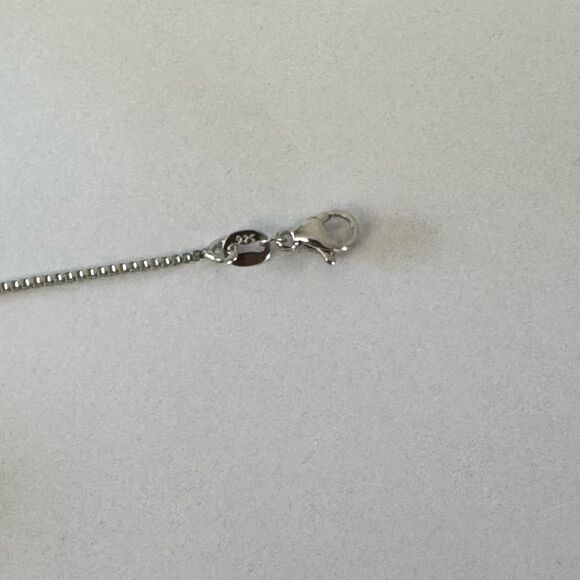 925 Sterling Silver Moissanite Pendant Necklace NWOT - Picture 3 of 4